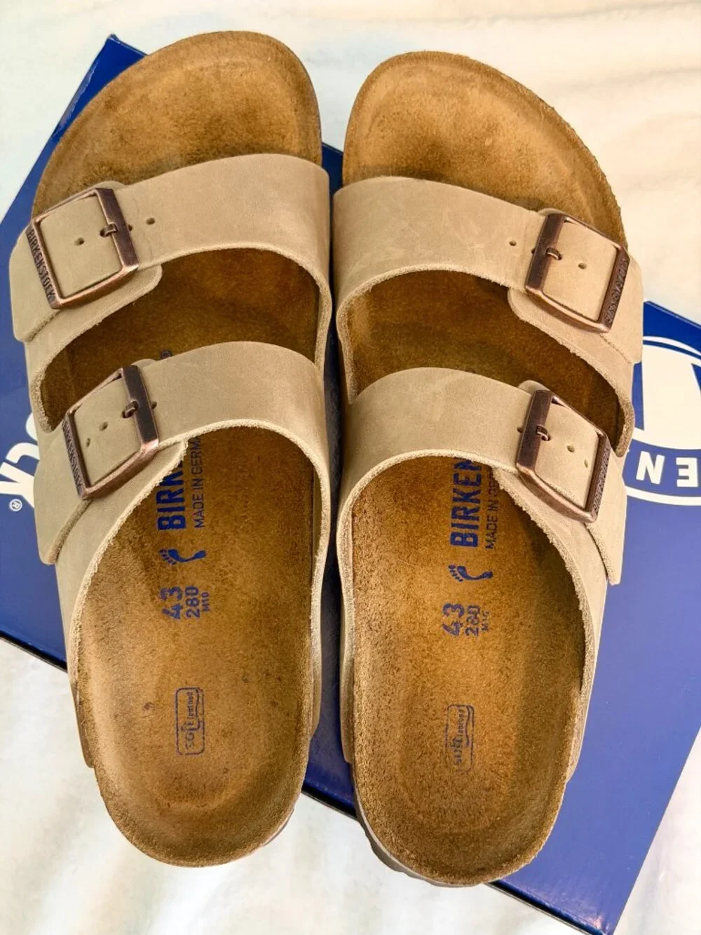 Birkenstock Men’s Arizona Soft Footbed Oiled Leather Sandals – Tobacco Brown – 1